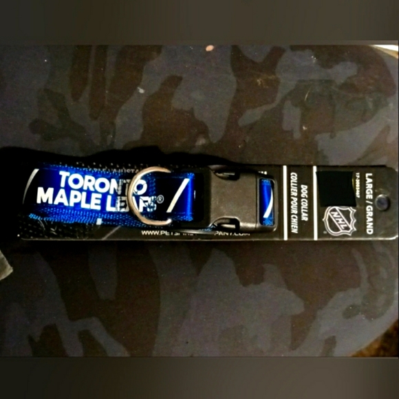 Toronto Maple Leafs Nylon Dog 1" & 1/2" Collars - Picture 2 of 7
